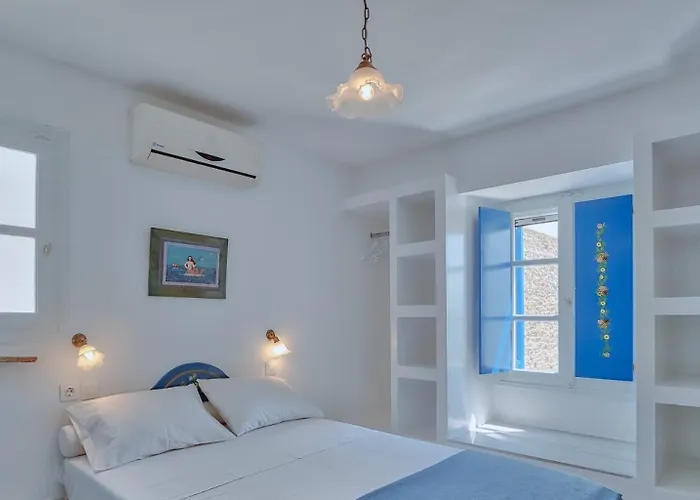 Blue Dolphin Antiparos And Agios Georgios (Antiparos)