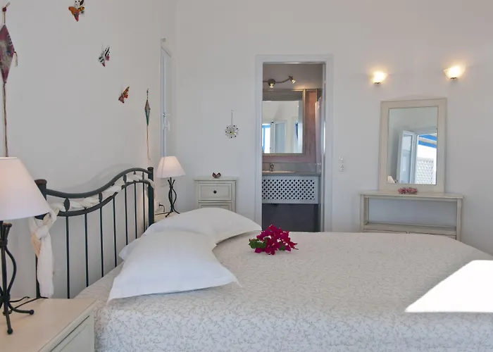 Blue Dolphin Antiparos And Agios Georgios (Antiparos)