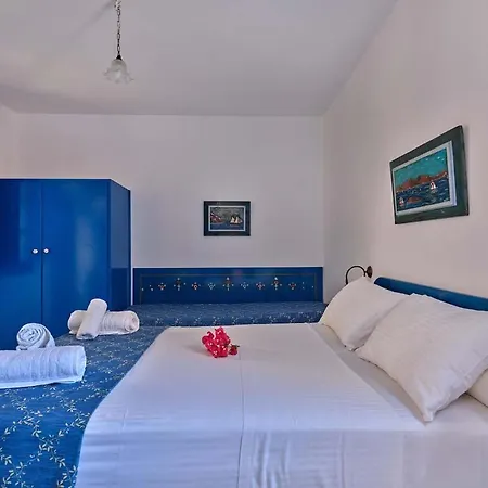 Blue Dolphin Antiparos And * Agios Georgios (Antiparos)