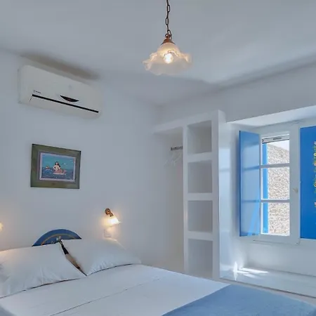 Blue Dolphin Antiparos And Agios Georgios (Antiparos)